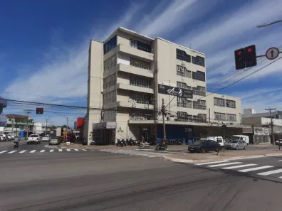 Sala Comercial com 3 Quartos para alugar, 200m² no Rodoviário, Goiânia