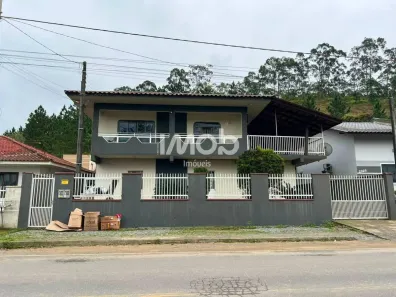 Casa com 3 Quartos à venda, 200m² no Caixa d'Água, Guaramirim