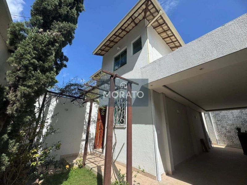 Casa com 2 quartos — Santa Amélia, Belo Horizonte