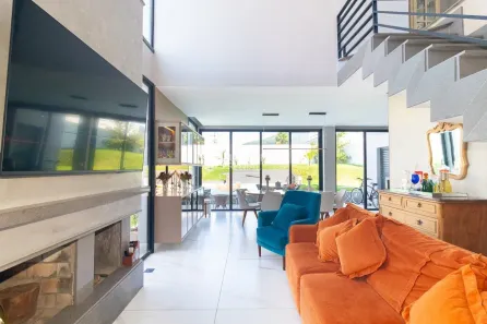 Casa com 4 Quartos para alugar, 263m² no Vila Nova, Porto Alegre