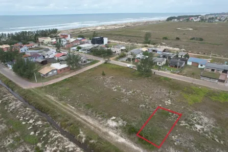 Lote/Terreno à venda, 300m² no , Balneário Gaivota