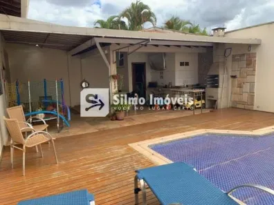 Casa com 3 Quartos à venda, 250m² no Santa Mônica, Uberlândia