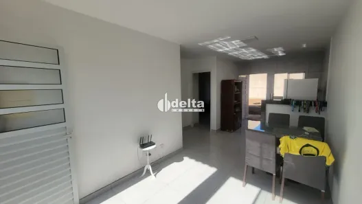 Casa com 2 Quartos à venda, 47m² no Loteamento Luizote de Freitas IV, Uberlândia