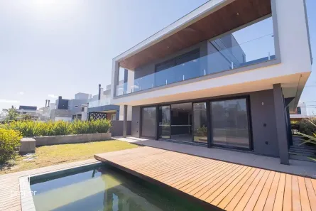 Casa de Condomínio com 4 Quartos à venda, 271m² no Laranjal, Pelotas