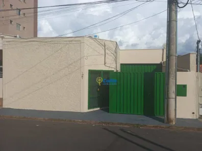 Galpão/Depósito/Armazém para alugar, 250m² no Bom Retiro, Uberaba