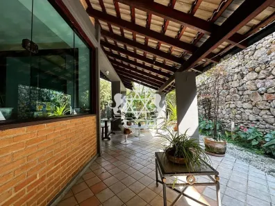 Sobrado com 4 Quartos à venda, 270m² no Loteamento Recanto Sandra, Caraguatatuba