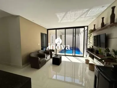 Casa com 3 Quartos à venda, 250m² no Vila Olímpica, Uberaba