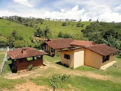 Fazenda/Sítio com 2 Quartos à venda, 242000m² no , Sapucaí-Mirim