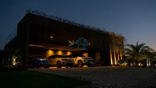 Casa com 4 Quartos à venda, 490m² no Cajupiranga, Parnamirim