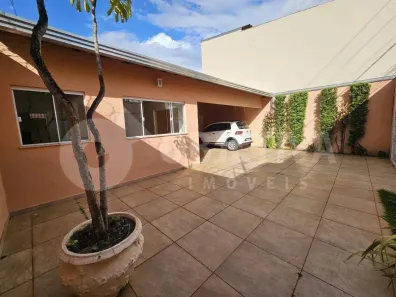 Casa com 3 Quartos à venda, 430m² no Marta Helena, Uberlândia