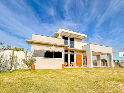 Casa com 4 Quartos à venda, 254m² no Araçatuba, Imbituba