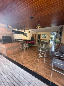 Sobrado com 2 Quartos à venda, 206m² no Vila Morangueira, Maringá
