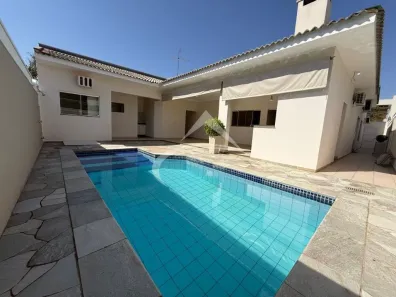 Casa de Condomínio com 3 Quartos para alugar, 250m² no Aeroporto, Araçatuba