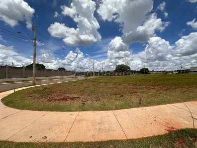 Lote/Terreno à venda, 401m² no Parqville Quaresmeira, Trindade