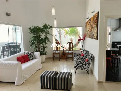Sobrado com 4 Quartos à venda, 325m² no Jardim Colina, Uberlândia