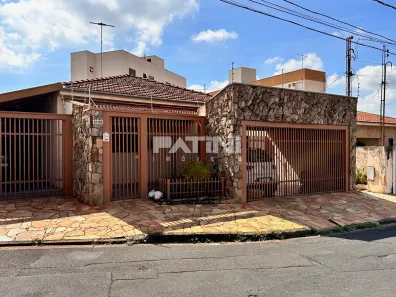 Casa com 3 Quartos à venda, 243m² no São Francisco, São José do Rio Preto