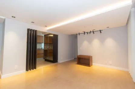 Apartamento com 3 Quartos para alugar, 90m² no Campo Comprido, Curitiba
