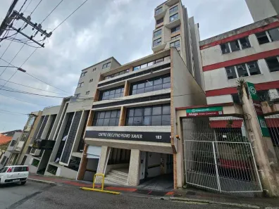 Sala Comercial com 4 Quartos para alugar, 109m² no Centro, Florianópolis