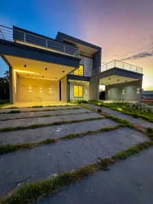 Casa de Condomínio com 3 Quartos à venda, 680m² no Tarumã, Manaus