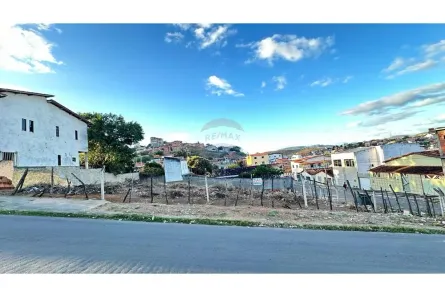Ponto Comercial à venda, 750m² no Cansanção, Jequié