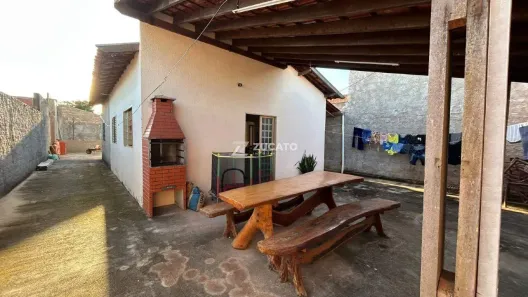 Casa com 3 Quartos à venda, 200m² no Jardim Copacabana, Uberaba