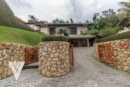 Casa com 3 Quartos à venda, 392m² no Vila Nova, Blumenau