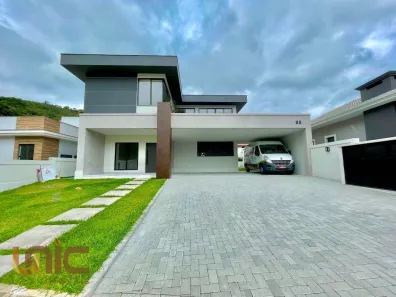 Casa de Condomínio com 4 Quartos à venda, 220m² no Albuquerque, Teresópolis