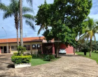 Fazenda/Sítio com 4 Quartos à venda, 254m² no Monte Carlo, Guapiaçu