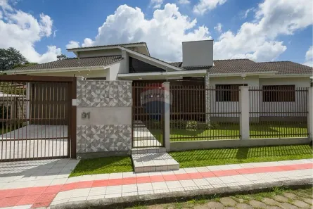Casa com 3 Quartos à venda, 171m² no Mina Brasil, Criciúma