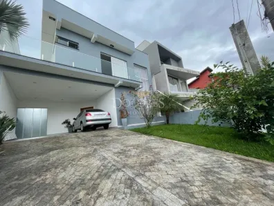 Casa de Condomínio com 4 Quartos à venda, 300m² no Parque Residencial Itapeti, Mogi das Cruzes