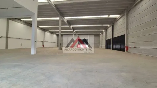 Galpão/Depósito/Armazém para alugar, 3100m² no Jardim Independência, Taubaté