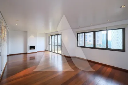 Apartamento com 3 Quartos para alugar, 214m² no Jardim Europa, São Paulo