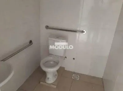 Ponto Comercial para alugar, 51m² no Loteamento Residencial Pequis, Uberlândia