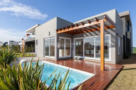 Casa de Condomínio com 3 Quartos à venda, 215m² no Centenário, Torres