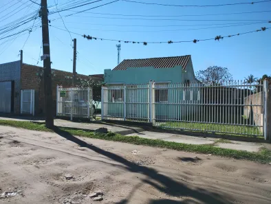 Casa com 2 Quartos à venda, 125m² no Areal, Pelotas
