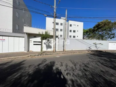 Apartamento com 2 Quartos para alugar, 70m² no Alto Umuarama, Uberlândia