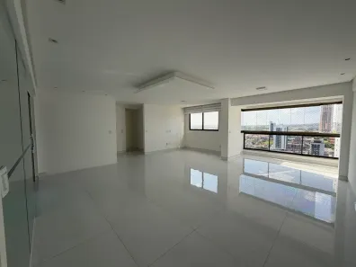 Apartamento com 3 Quartos para alugar, 140m² no Universitário, Caruaru
