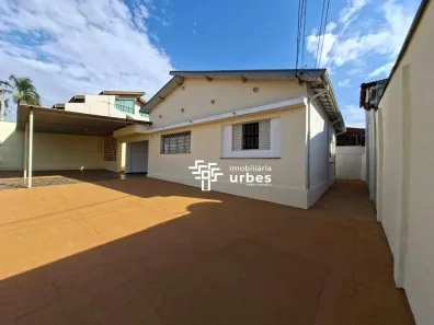 Casa com 3 Quartos para alugar, 104m² no Vila Galo, Americana