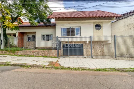 Casa com 4 Quartos à venda, 190m² no Passo da Areia, Porto Alegre