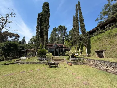 Fazenda/Sítio com 5 Quartos à venda, 7000m² no , Juquitiba