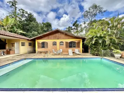 Sobrado com 3 Quartos à venda, 4467m² no Granja Viana, Cotia