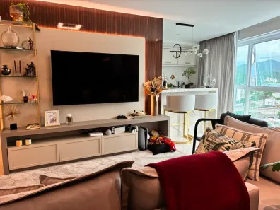 Apartamento com 3 Quartos para alugar, 140m² no Centro, Balneário Camboriú