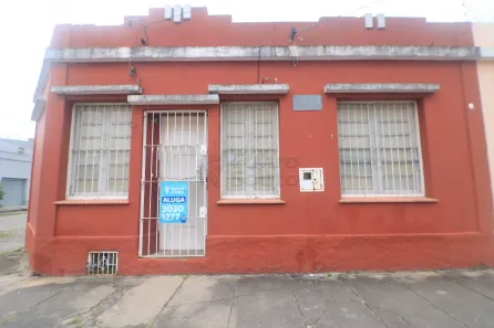 Casa com 2 Quartos para alugar, 60m² no Centro, Pelotas