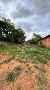 Lote/Terreno à venda, 240m² no Monte Carmelo, Montes Claros
