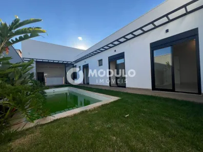 Casa com 3 Quartos à venda, 180m² no Novo Mundo, Uberlândia