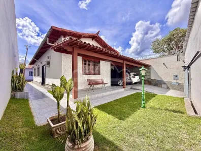 Casa com 3 Quartos à venda, 181m² no Santa Amélia, Belo Horizonte