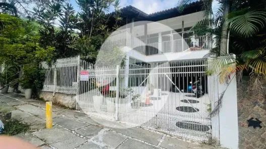Casa com 6 Quartos à venda, 320m² no São Francisco, Niterói