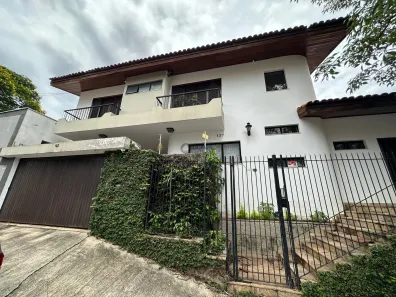 Imóvel Comercial com 8 Quartos para alugar, 343m² no Vila Trujillo, Sorocaba