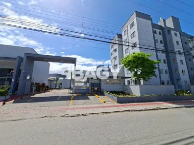 Apartamento com 2 Quartos para alugar, 48m² no Ponte do Imaruim, Palhoça