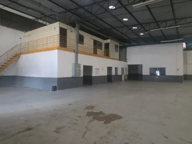 Galpão/Depósito/Armazém com 6 Quartos para alugar, 700m² no Coroado, Manaus